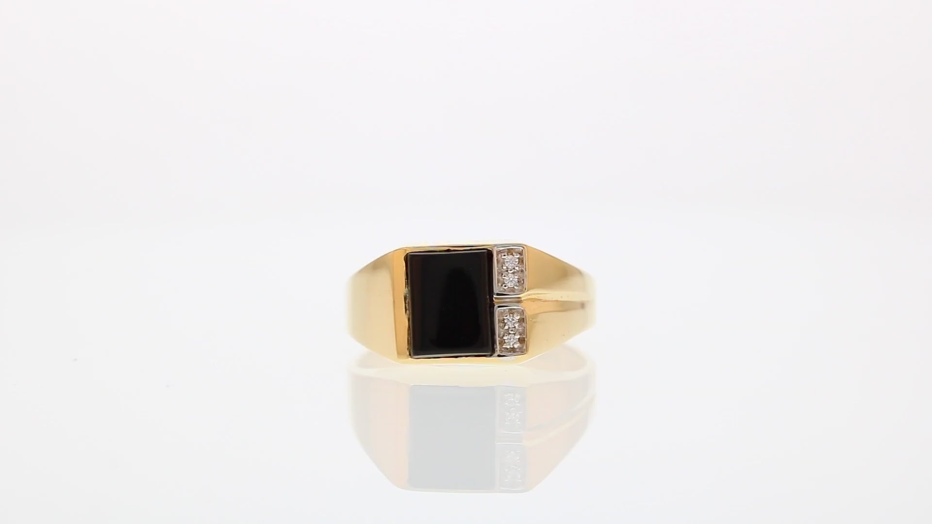 360 degree view of ring.