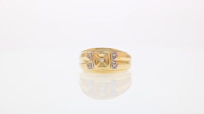 360 degree view of ring.