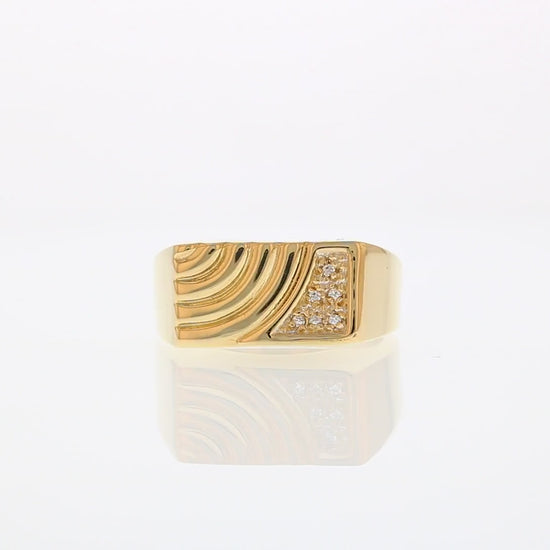 360 degree view of ring.