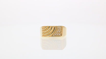 360 degree view of ring.