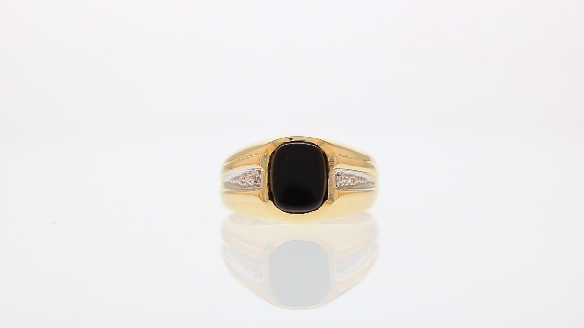 360 degree view of ring.