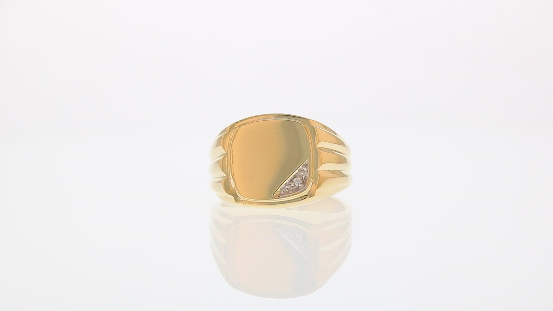 360 degree view of ring.