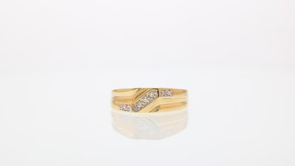 360 degree view of ring.