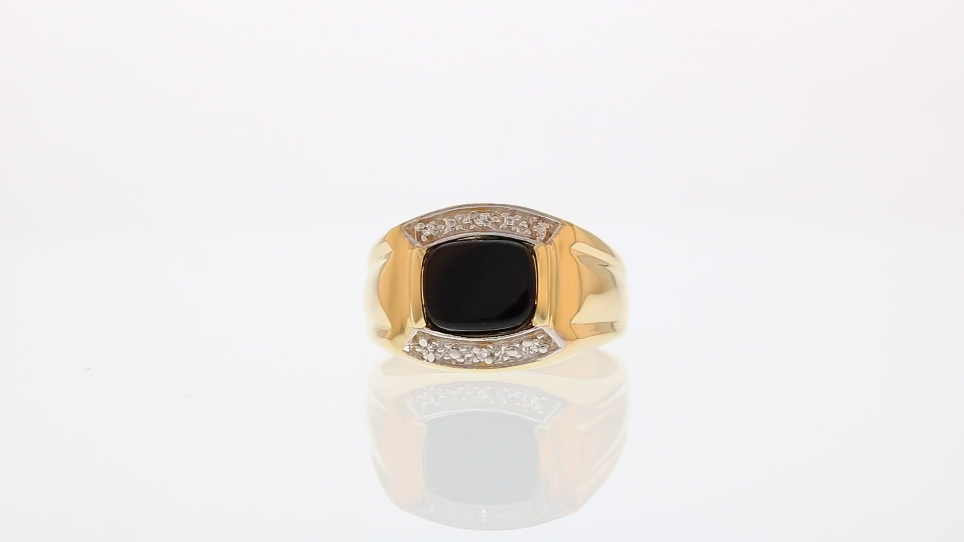 360 degree view of ring.